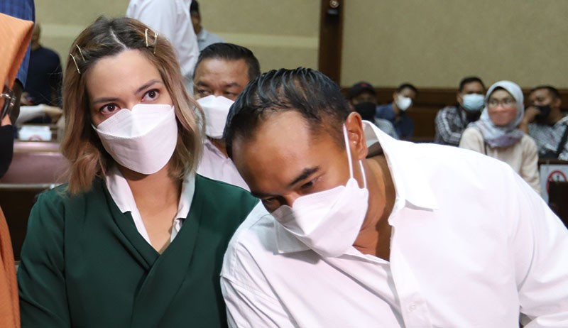 Divonis Hukuman 1 Tahun Penjara, Nia Ramadhani Diizinkan Video Call Putrinya untuk Katakan Ini