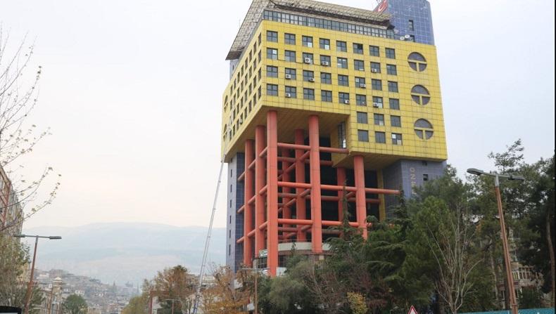 Sayang Sekali, Gedung dengan Desain Konyol Ini Akan Dihancurkan