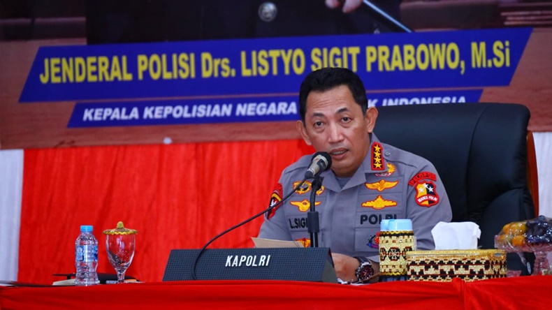 Kapolri Instruksikan Jajaran Gerak Cepat Bantu Warga Korban Gempa Pasaman Sumbar 