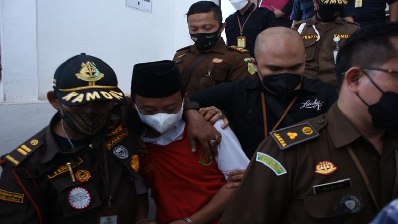 Herry Wirawan Pemerkosa 13 Santriwati di Bandung Dituntut Mati dan Kebiri