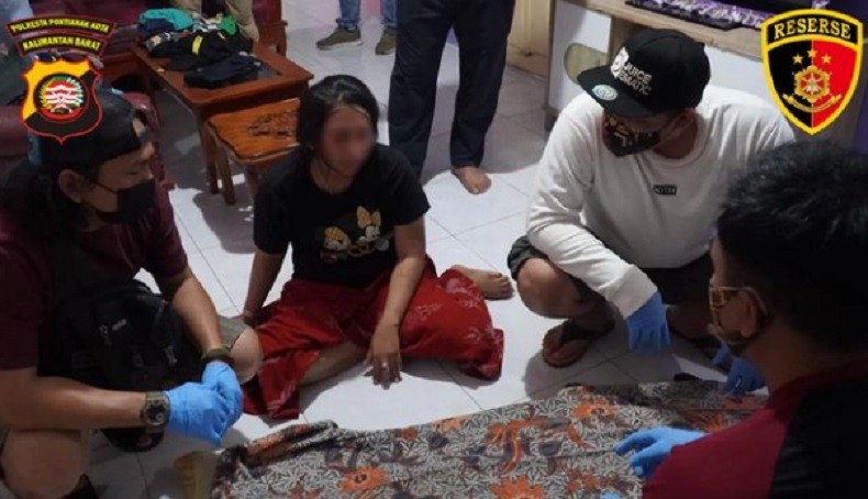Istri di Pontianak Terkejut Lihat Suami Tewas Gantung Diri Pakai Tali Plastik di Pintu