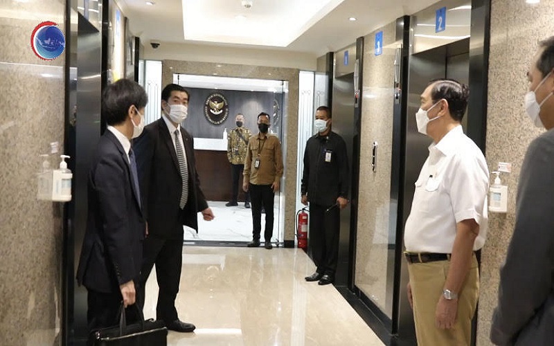 Luhut Tawarkan Mendag Jepang Investasi Pembangunan Pembangkit Listrik di Kalimantan