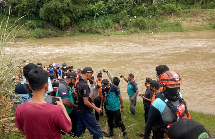 Hanyut saat Cari Kayu Bakar, Warga Bantul Ditemukan Tewas di Sungai Opak