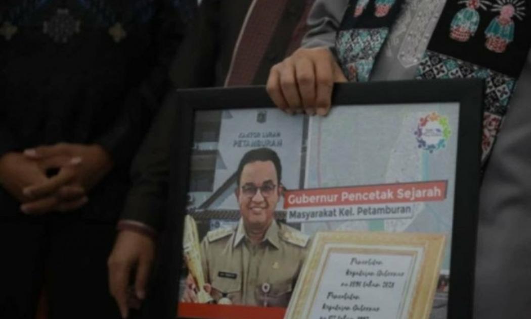 Cerita Lukisan Berjudul Gubernur Pencetak Sejarah untuk Anies Baswedan
