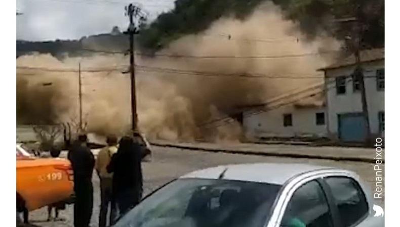 Detik-Detik Tanah Longsor di Townhouse Bersejarah, Pemerintah Peringatkan Bencana Susulan