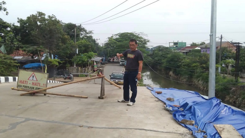 Baru Diresmikan Bupati Karawang, Jembatan KW 6 Senilai Rp10 Miliar Rusak Parah