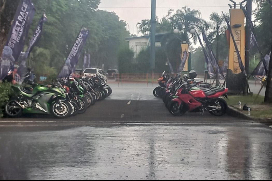  Hujan Deras Guyur, Street Race Polda Metro di Ancol Belum Dimulai 