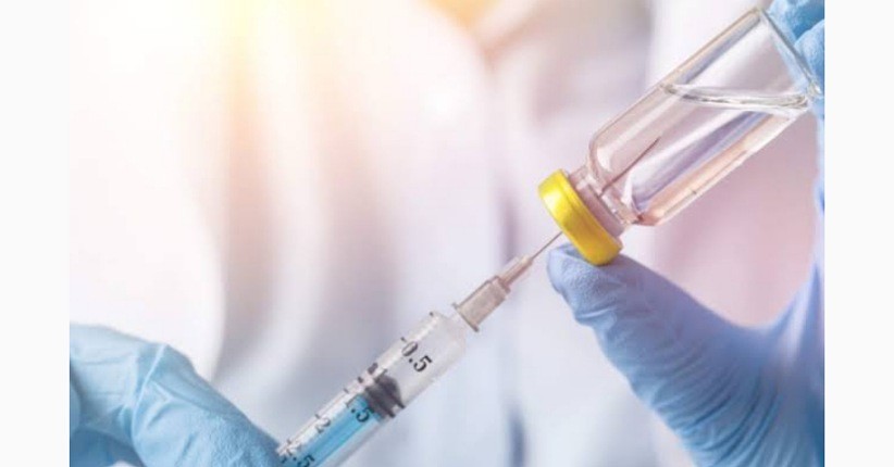 Minuman yang Dilarang setelah Vaksinasi Booster, Air Kelapa Termasuk!   