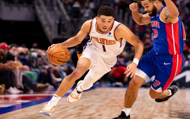 Hasil NBA Senin (17/1/2022): Devin Booker Tampil Ganas, Suns Tekuk Pistons