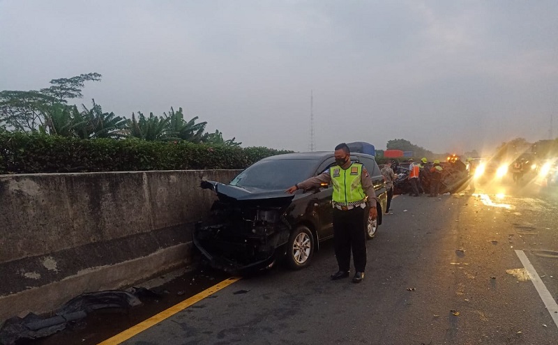 3 Kendaraan Tabrakan Beruntun di Tol Merak, Diduga akibat Pengemudi Ngantuk