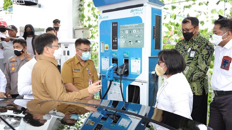 Percepat Ekosistem Kendaraan Listrik, PLN Resmikan SPKLU Pertama di Sulut