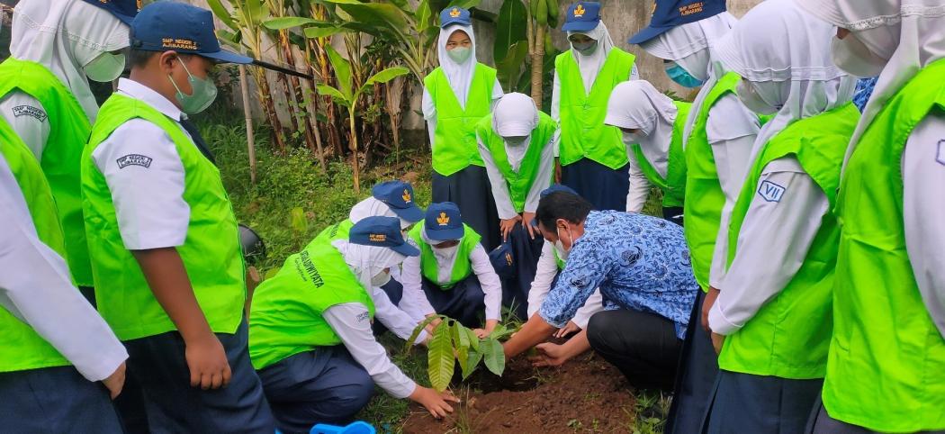 Kampanye Peduli Lingkungan, Aksi Penanaman Sejuta Pohon Digalakkan