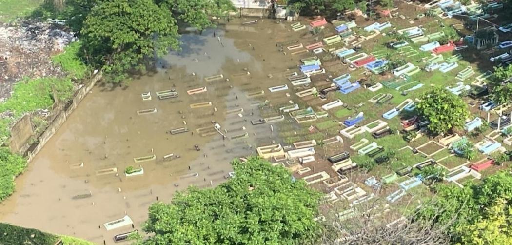 Saluran Air Bermasalah, TPU Kober Cengkareng Masih Tergenang