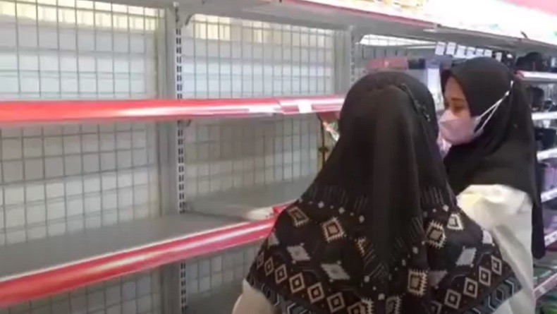 Minyak Goreng Murah Langka, Warga: Saya Butuh Banget Buat Dagang