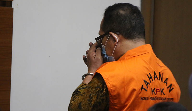 KPK Perpanjang Masa Tahanan Hakim PN Surabaya Itong Isnaeni Hidayat