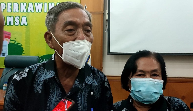 53 Tahun Menunggu, Pasangan Kakek Nenek di Cilangkap Akhirnya Punya Akta Nikah