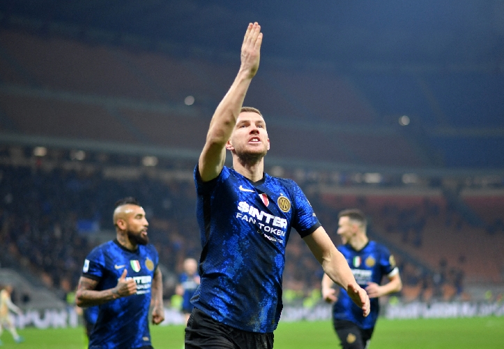 Hasil Inter Milan Vs Venezia: Dzeko Cetak Gol Kemenangan, Nerazzurri Nyaman di Puncak