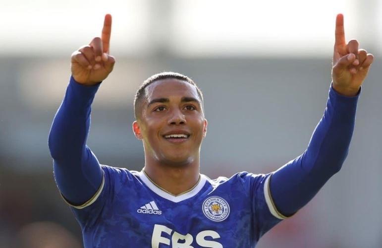 Barcelona dan Real Madrid Berebut Gelandang Kreatif Leicester City