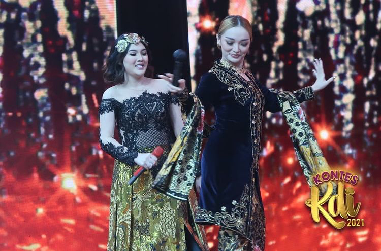 Cantiknya Nella Kharisma Buka Panggung 4 Besar Kontes KDI 2021
