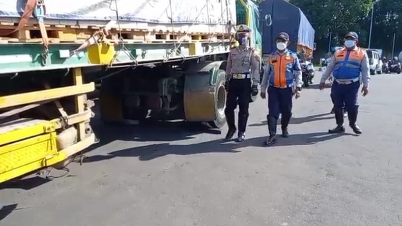 5 Truk Trailer Tak Layak Jalan Diamankan di Majalengka, Ini Penyebabnya