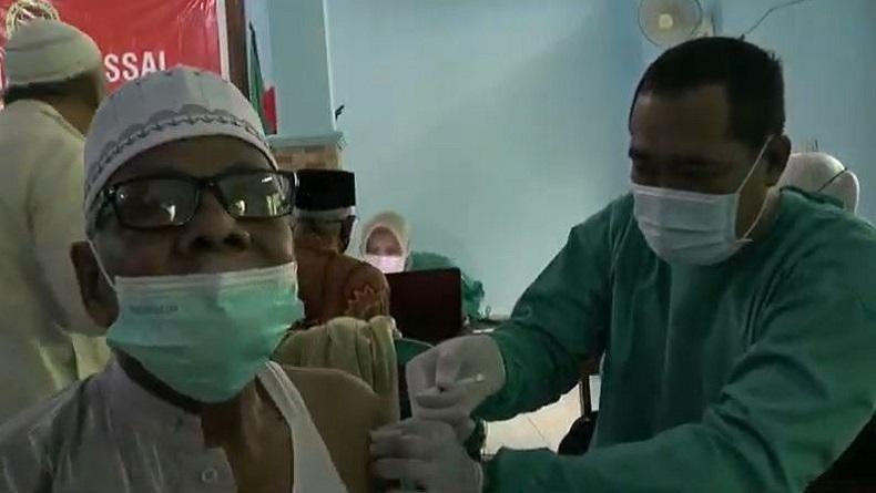 Ratusan Calon Jemaah Haji Asal Kendal Jalani Vaksinasi Booster 