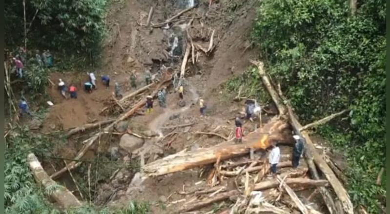 Banjir dan Longsor Terjang Pekalongan, Jalur Lebakbarang-Kajen Putus