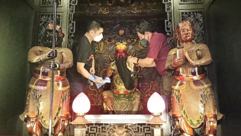 Sambut Imlek, Patung Dewa-Dewi di Pangkalpinang Mulai Dibersihkan