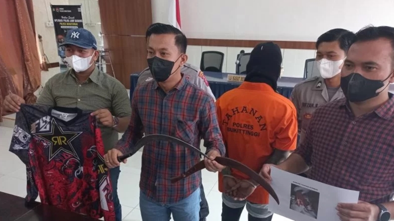 Bacok Jari Warga hingga Nyaris Putus, Pria Ini Ditangkap Bareng Clurit Besarnya