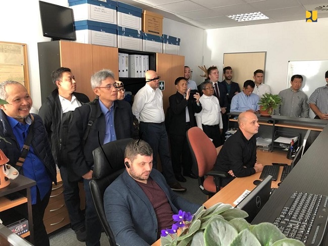 Dapat Investasi Rp4,5 Triliun dari Hungaria, Pemerintah Bangun Proyek Pembayaran Tol Tanpa Sentuh