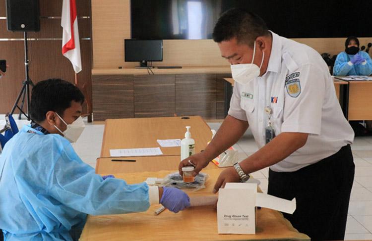 Antisipasi Penyalahgunaan Narkoba, Puluhan Masinis di Jogja Jalani Tes Urine