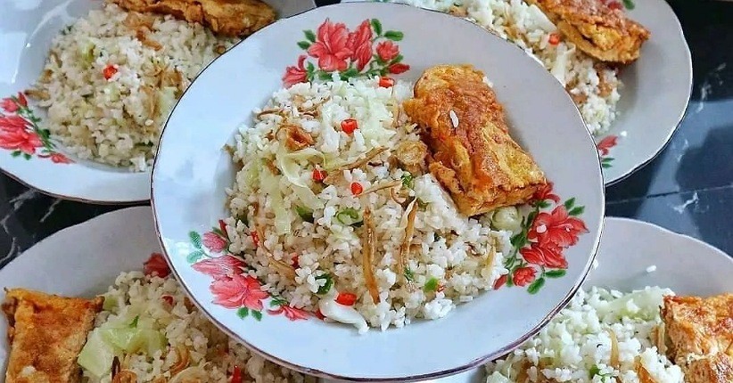 Cara Membuat Nasi Goreng Kampung, Enak Hanya Pakai Bumbu Bawang