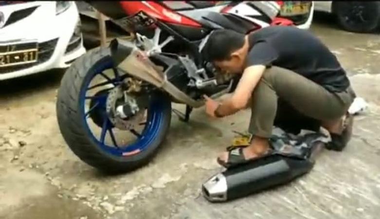  Terjaring Razia, Begini Aksi Warga dan Pelajar Ganti Knalpot Brong dengan Standar