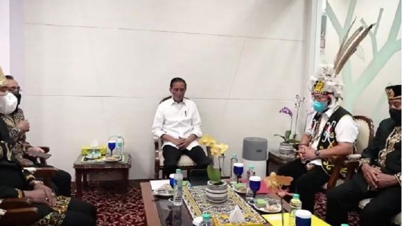 Presiden Jokowi Bertemu para Tokoh Adat Kaltim, Ini Poin Penting yang Dibahas
