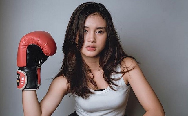 7 Artis Cantik Indonesia Hobi Latihan Muay Thai, Nomor 6 Awet Muda di Usia Hampir Kepala 4