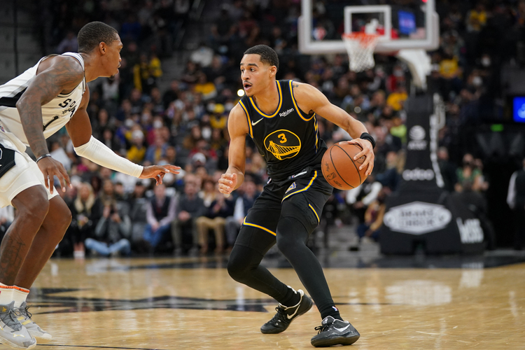 Hasil NBA, Rabu (2/2/2022): Jordan Poole Tampil Trengginas, Warriors Kalahkan Spurs