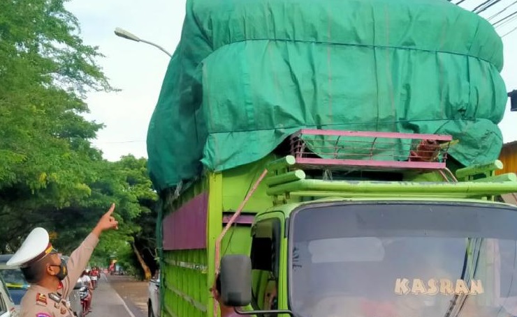 Catat! Truk Obesitas Dilarang Melintas di 11 Ruas Tol Ini saat Libur Imlek!