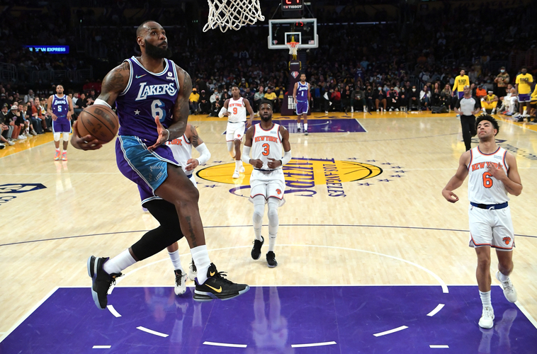 Hasil NBA, Minggu (6/2/2022): LeBron James Tampil Apik, Lakers Kalahkan Knicks