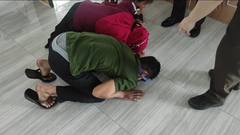 Dapat Restorative Justice, Tersangka Pencurian Handphone di Bangka Barat Sujud Syukur