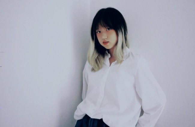 KIM! Tulis Lagu Melankolis Berjudul Right People Wrong Time