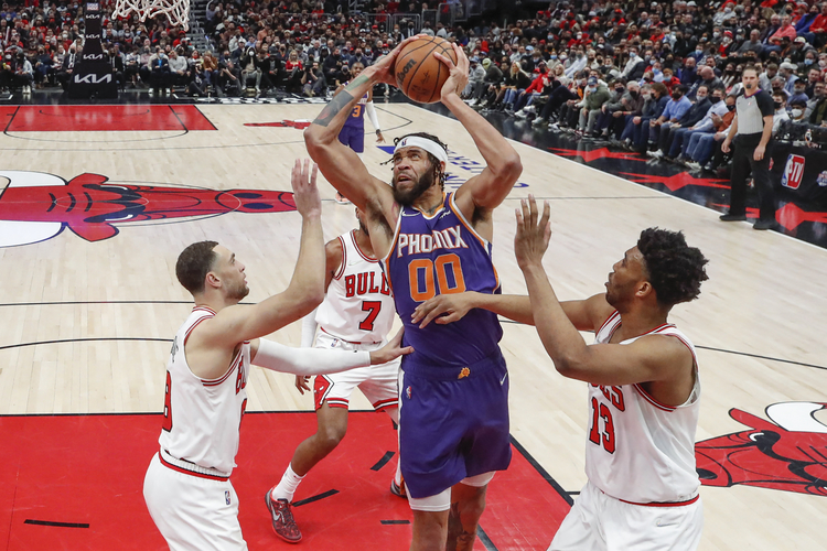 Hasil NBA, Selasa (8/2/2022): Suns Taklukkan Bulls, Heat Kokoh di Puncak