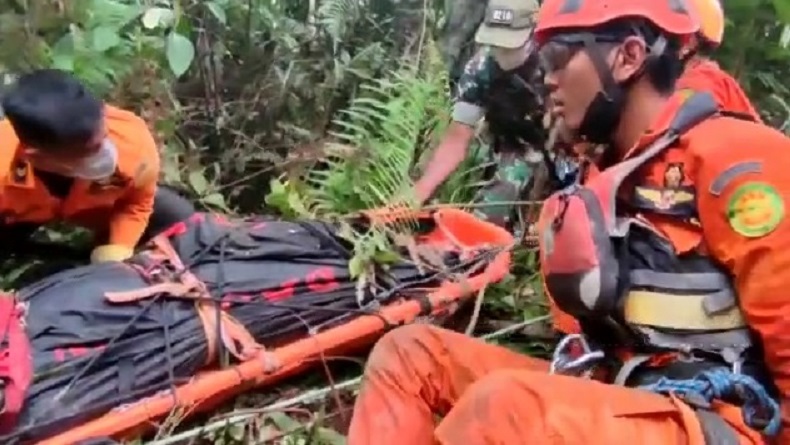 Sopir Pikap Yang Masuk Jurang di Toba Ditemukan Tewas, Proses Evakuasi Berjalan Dramatis