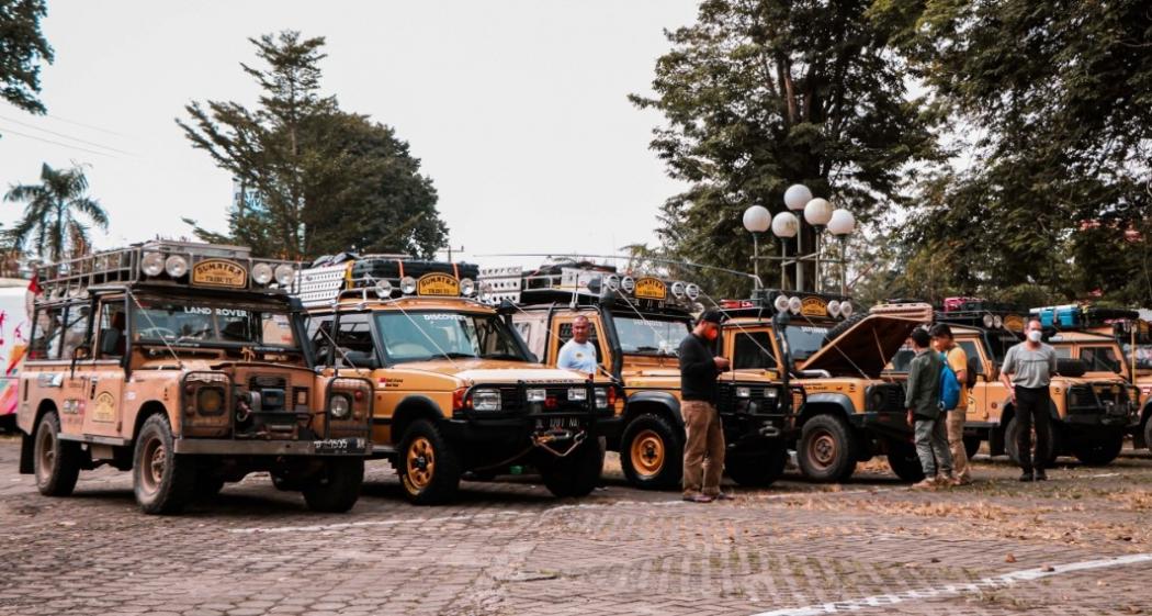 Taklukkan Jalur Off Road Indonesia, Komunitas Land Rover Gelar Rally Lintas Sumatera
