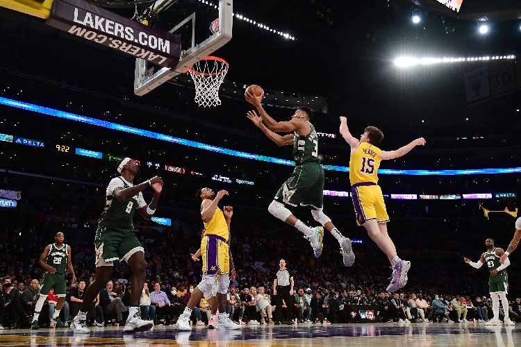 Hasil NBA, Rabu (9/2/2022): LA Lakers Keok Lawan Bucks, Suns Rajai Wilayah Barat