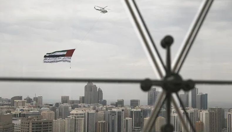 Heboh Gedung Permukiman di Abu Dhabi UEA Terbakar, Diserang Rudal Houthi?
