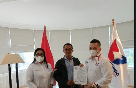 Sekjen Perindo Ahmad Rofiq Serahkan SK Untuk DPW Sumatera Utara