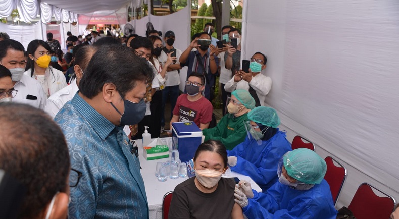 Pemerintah Dorong Vaksinasi Booster untuk Antisipasi Kenaikan Varian Omicron