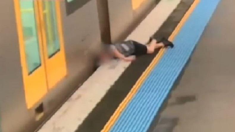 Ngeri, Penumpang Komuter Nyaris Tewas setelah Kepala Terjepit antara Peron dan Kereta 
