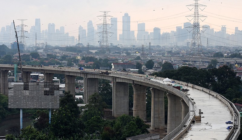 Luhut Bantah Tudingan Ada Jebakan Utang China di Proyek Kereta Cepat