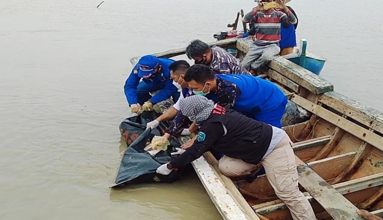 Hilang 4 Hari, Jasad ABK KM Luragung Ditemukan 8 Mil dari Laut Eretan Indramayu