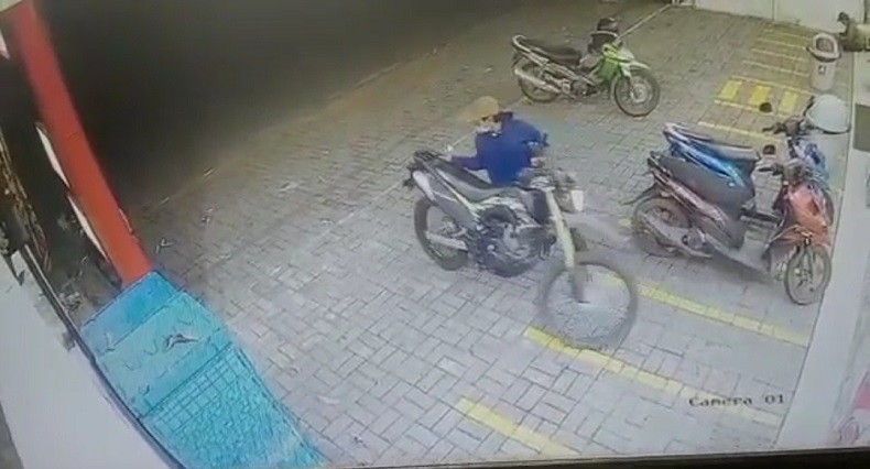 Viral Video Maling Motor Nekat di Tangsel Lolos Kepungan Warga dengan Pistol Mainan